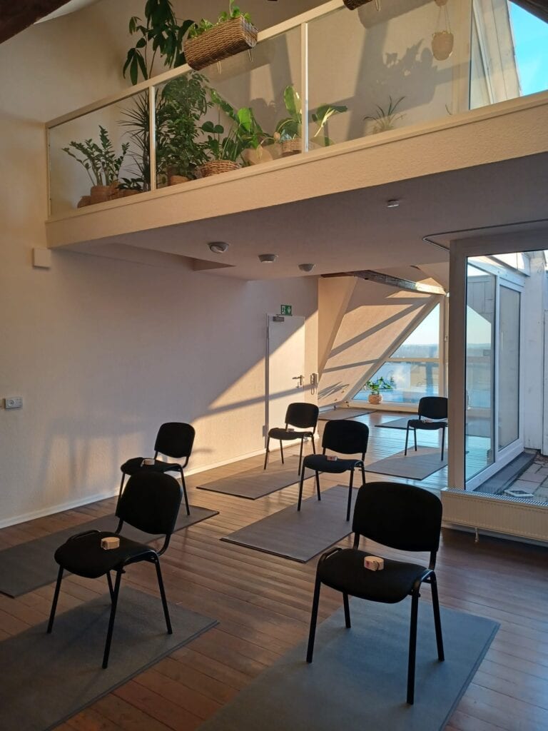 Heike Lenz im Anahata Yoga Studio Lüdenscheid