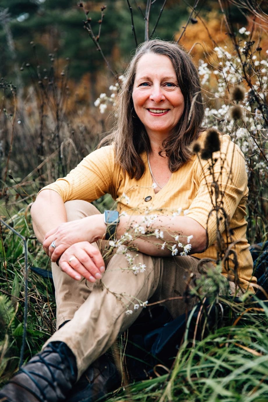 Sabine Löffelmann, lächelnd im Freien