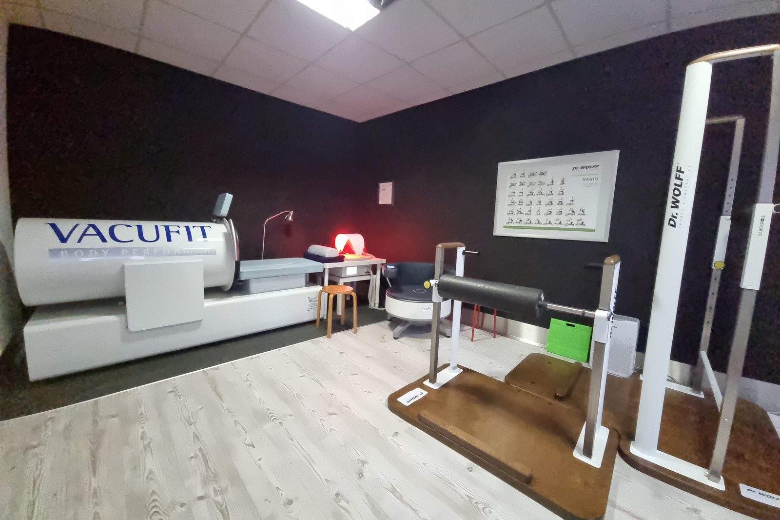 Wellness- und Regenerationsbereich mit VACUFIT und Rotlicht bei BeFit Alfeld