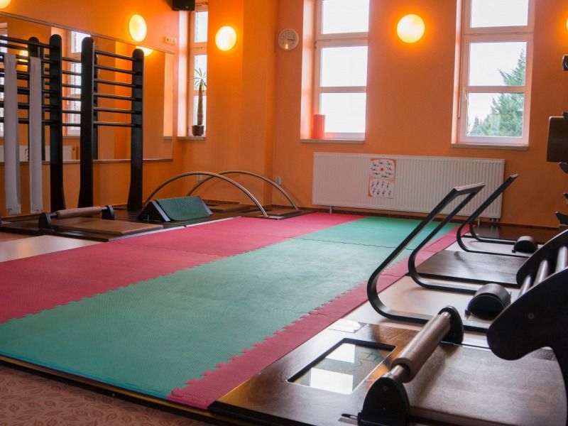 Flexx-Zone im Rückenzentrum des bodyHOUSE mit Matten und Geräten