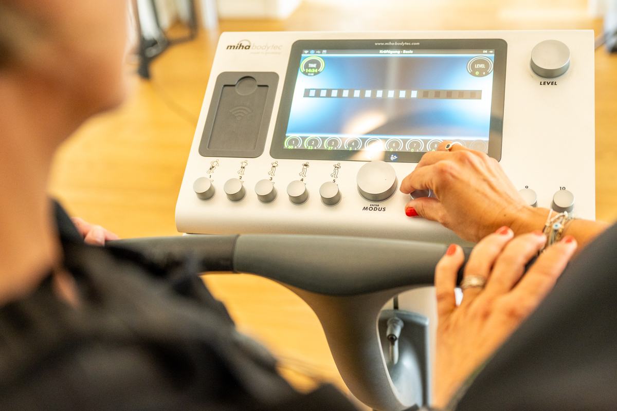 Steuerkonsole des Medical-EMS-Geräts bei Codetraining