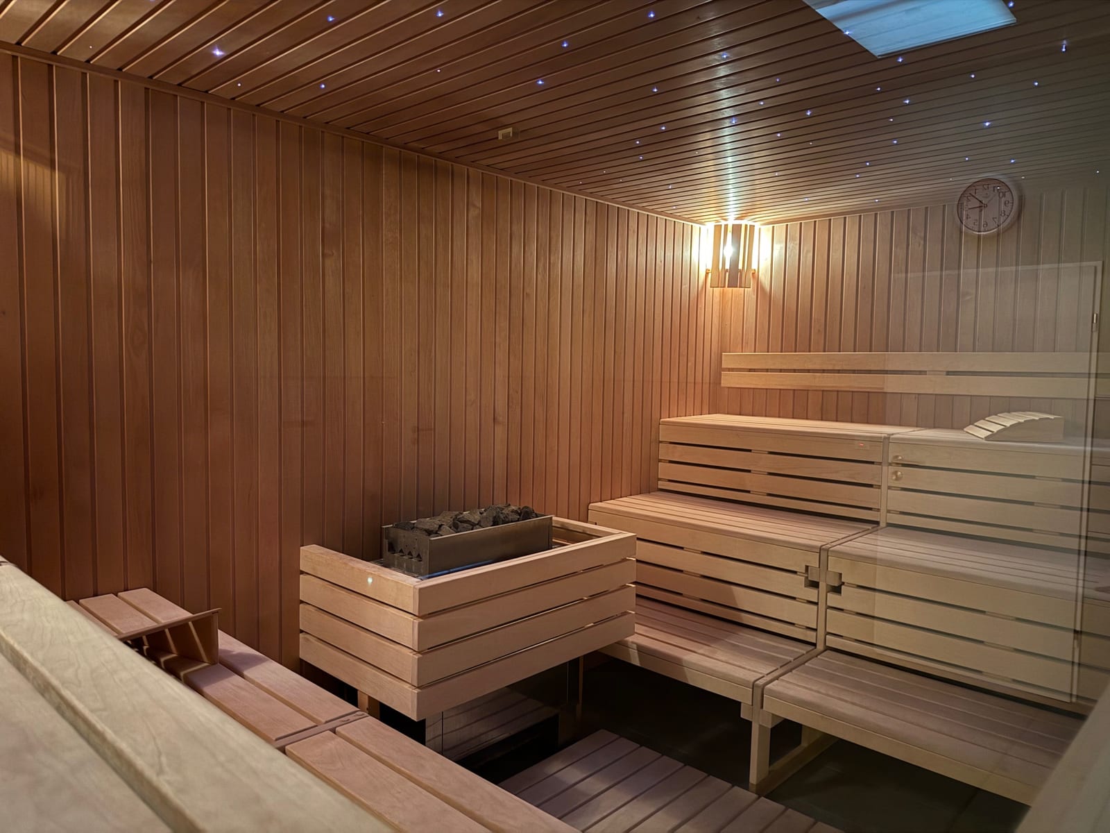 Finnische Sauna im Fit Pro Center mit Sternenhimmel-Decke