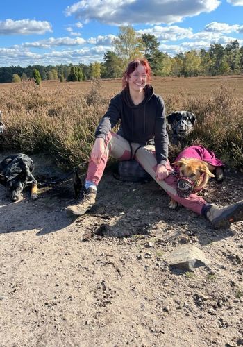 Karo, Trainerin der Hundeschule hundevoll