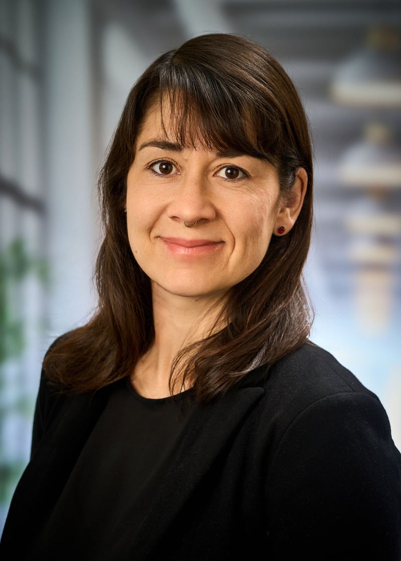 Porträt von Johanna Roth, Physiotherapeutin und Gründerin von StarkeMamas